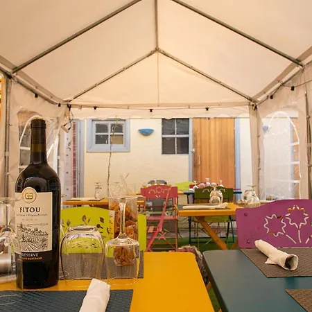 Comme A La Maison Esperaza