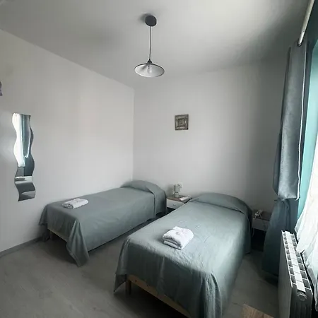 Comme A La Maison